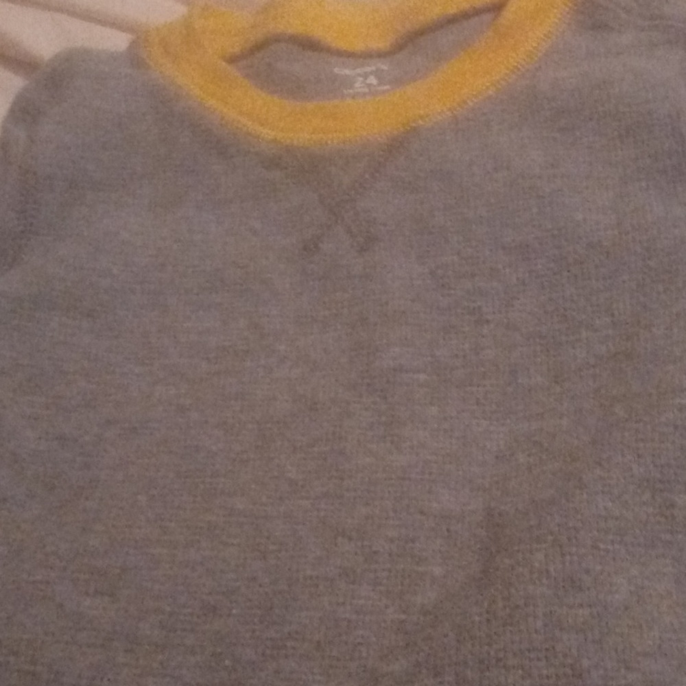 Gray tee shirt